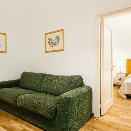 Corso Italia 4*