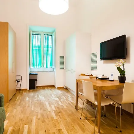 ゲストハウス コルソ イタリア スイーツ 4*